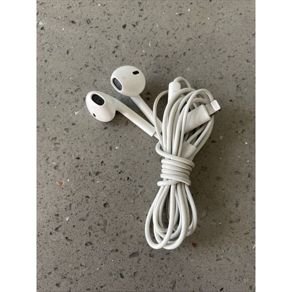 Apple EarPods Lightning Connector In Ear Canal A1748 MWTY3AM/A - Original - Picture 1 of 6